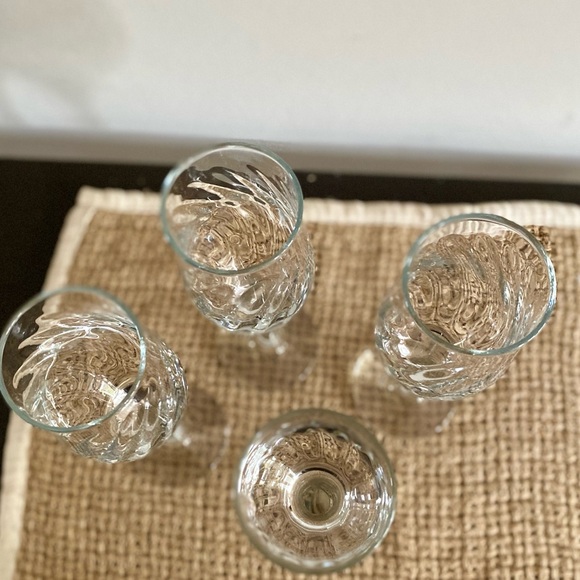 GORGEOUS SET OF 4 VINTAGE EUROPEAN OPTIC CRYSTAL CHAMPAGNE FLUTE GLASSES - Picture 5 of 14